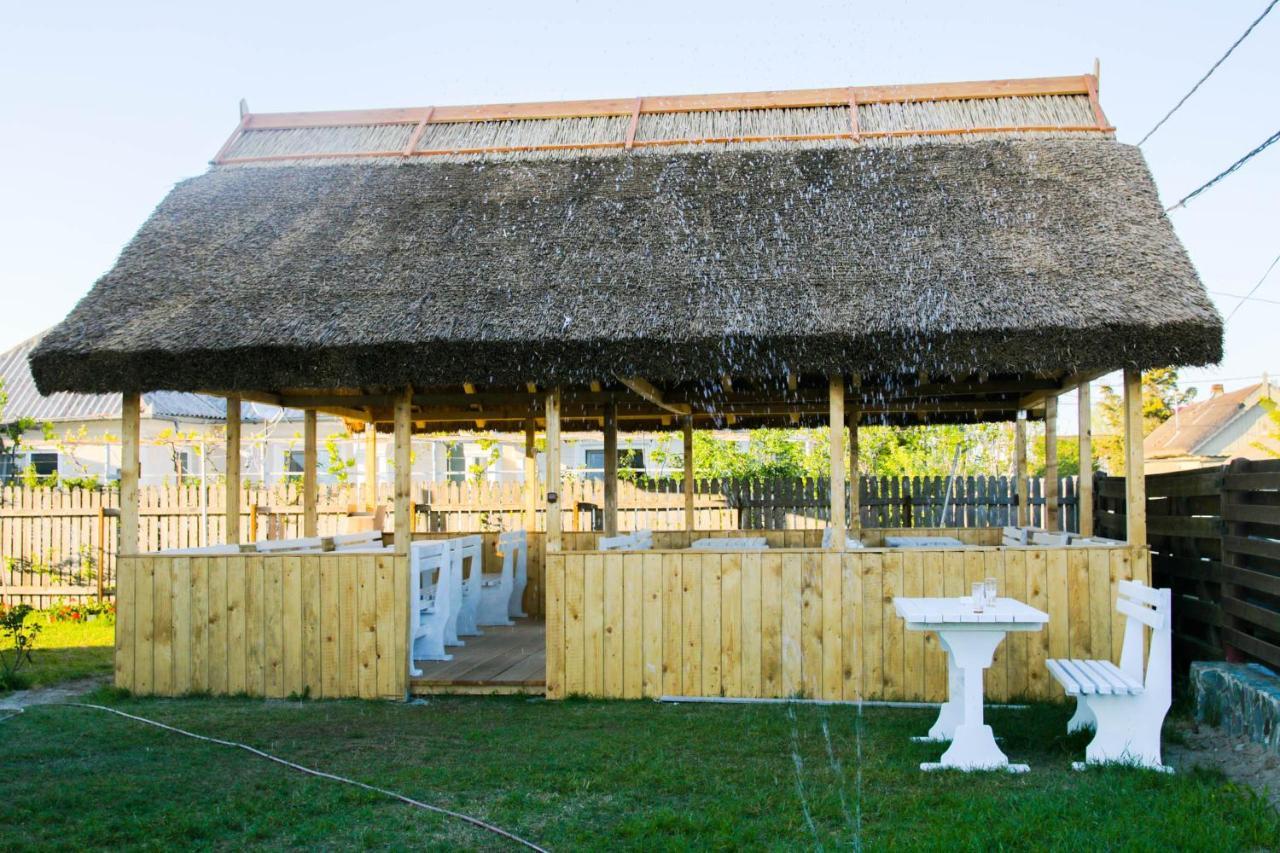 Zen Eco Villa Sfântu Gheorghe Exteriör bild
