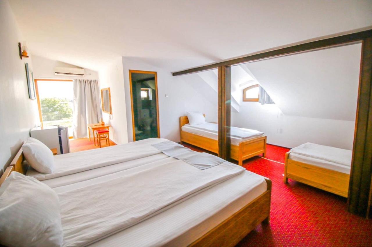 Zen Eco Villa Sfântu Gheorghe Exteriör bild
